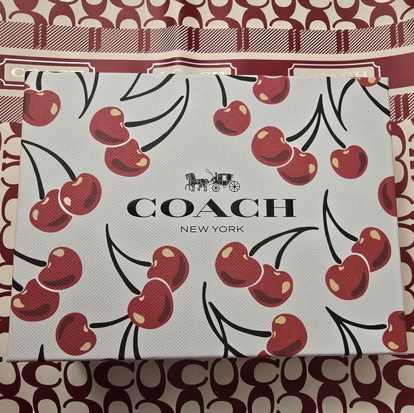 COACH Boxed Cherry Print Leather Heart Coin Purse NIB - Picture 6 of 16